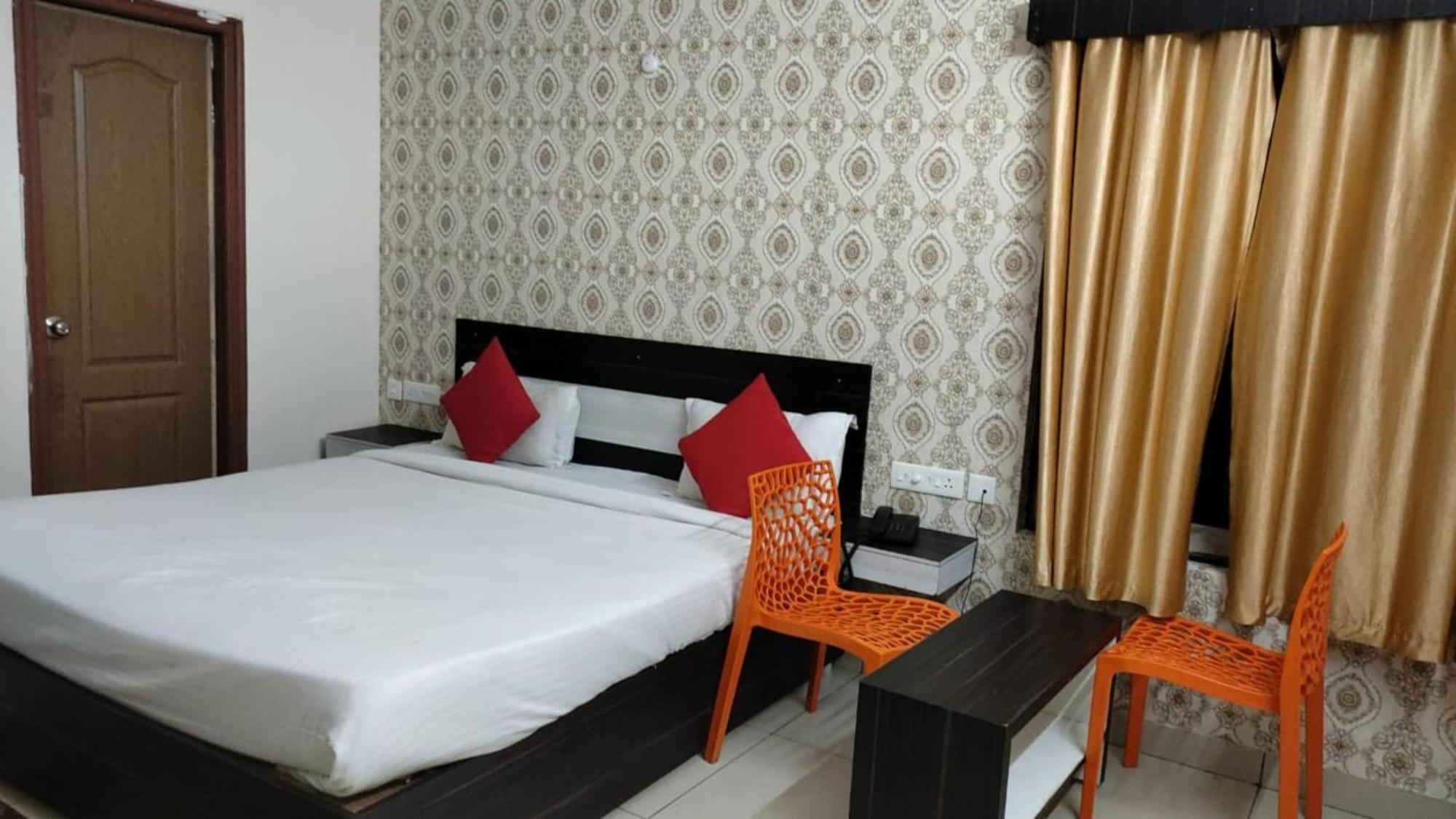 Goroomgo Blue Bell Bhubaneswar - Well Decorated Room -Wifi And Parking Facilities Available Eksteriør bilde