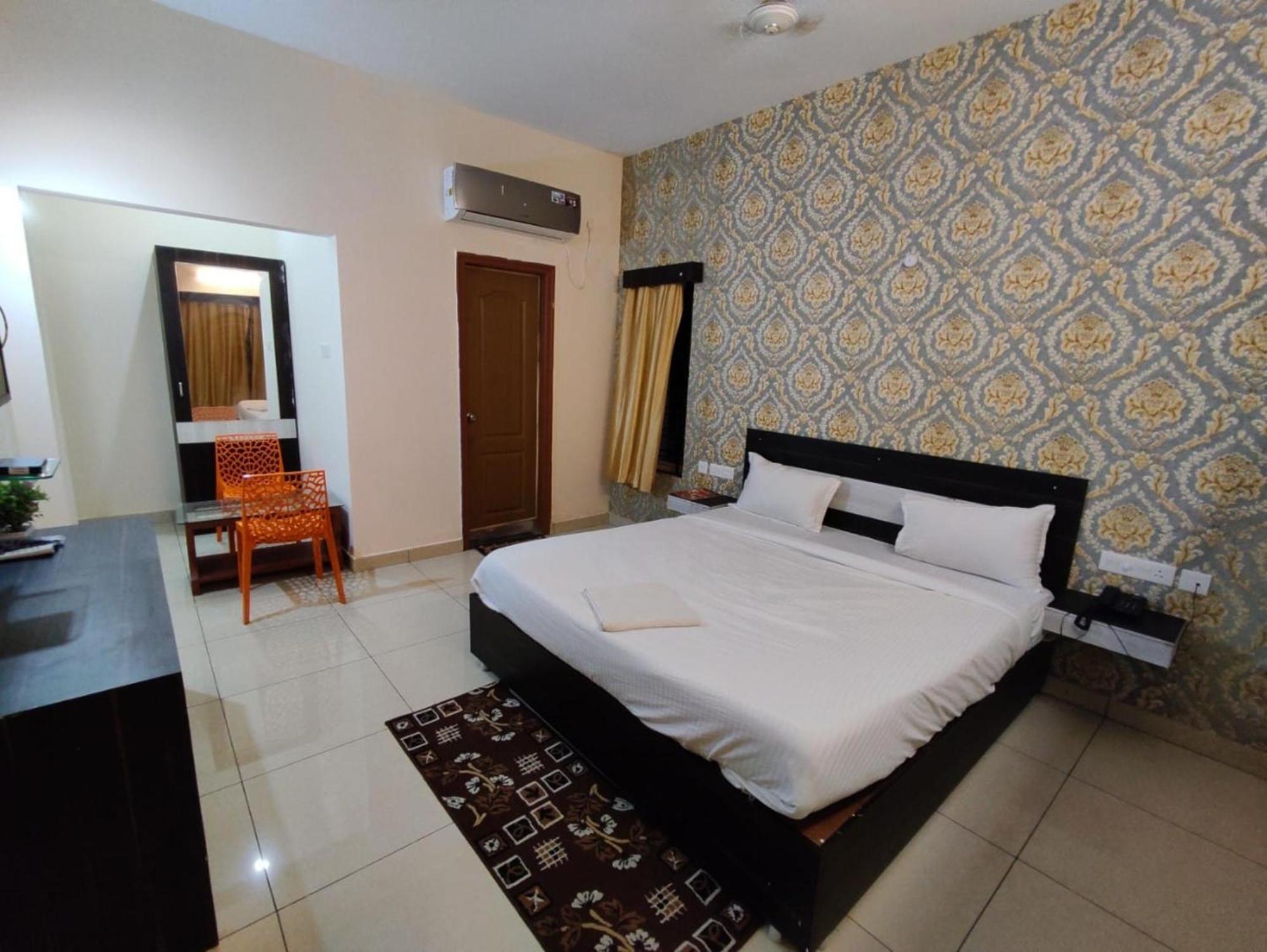 Goroomgo Blue Bell Bhubaneswar - Well Decorated Room -Wifi And Parking Facilities Available Eksteriør bilde