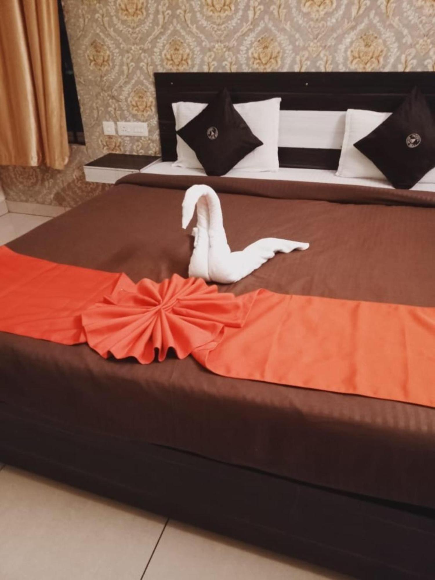 Goroomgo Blue Bell Bhubaneswar - Well Decorated Room -Wifi And Parking Facilities Available Eksteriør bilde