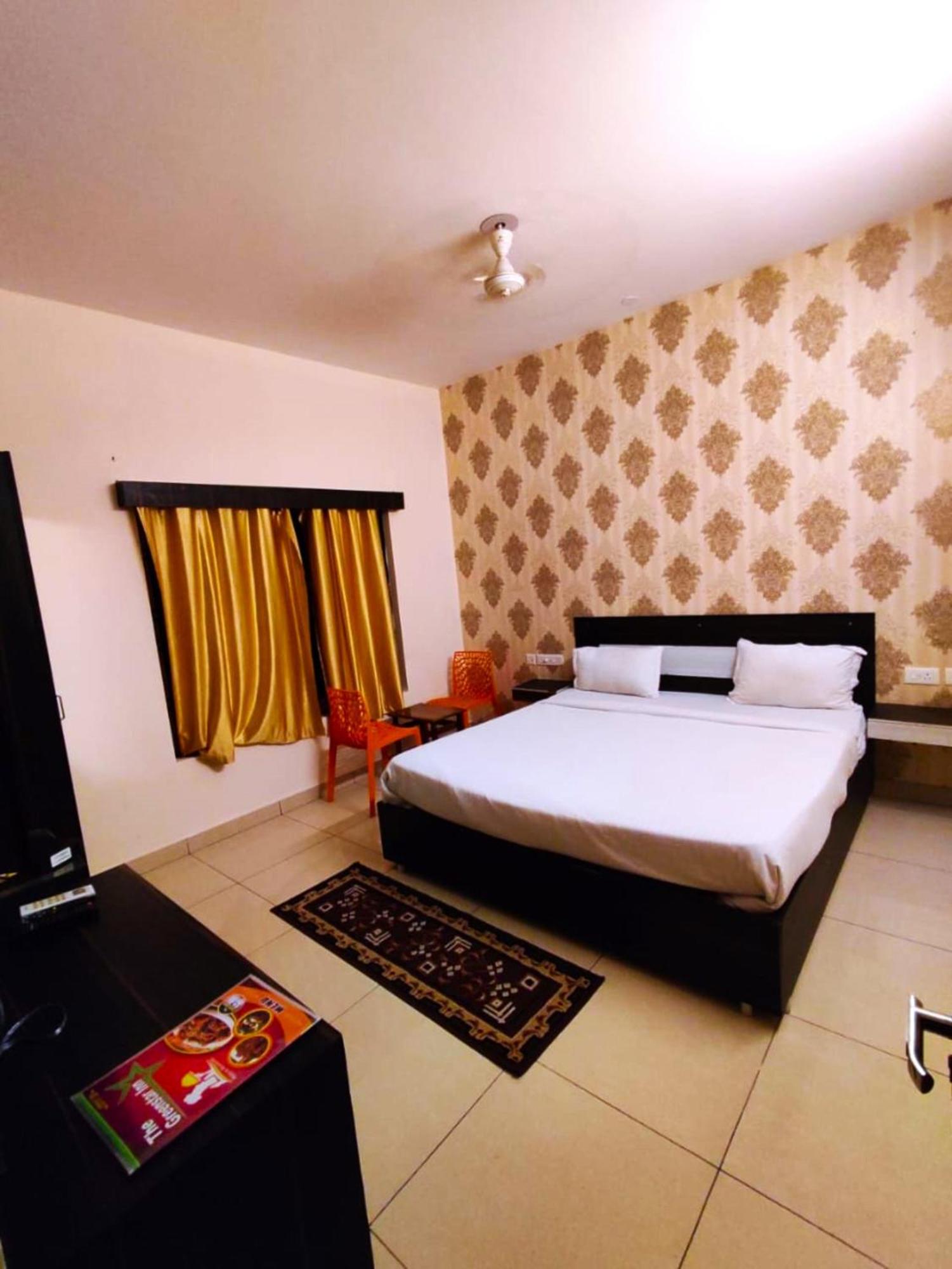 Goroomgo Blue Bell Bhubaneswar - Well Decorated Room -Wifi And Parking Facilities Available Eksteriør bilde
